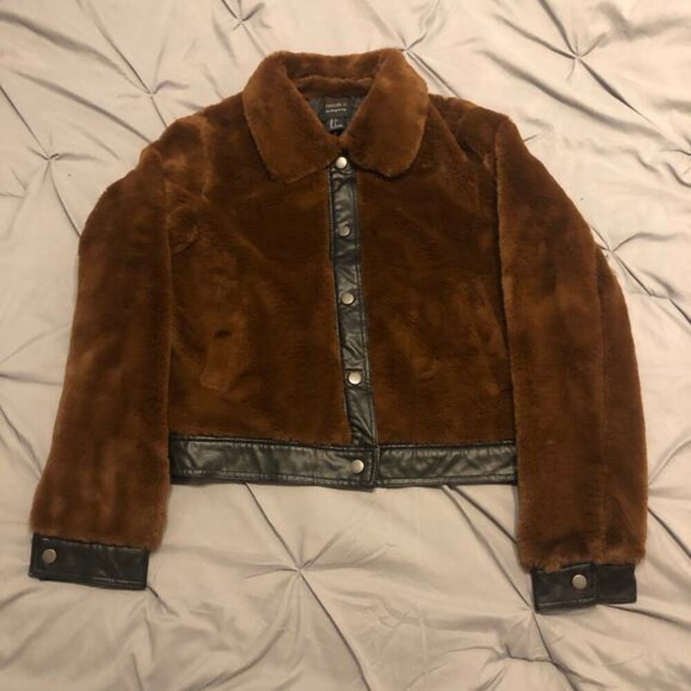 Forever 21 faux fur girls jacket size L